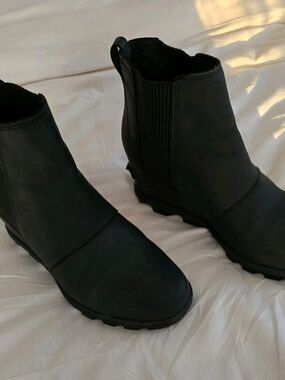 SOREL Joan of Arctic Wedge II Chelsea Black Boot  US W 7.5 - Pre-owned Excellent